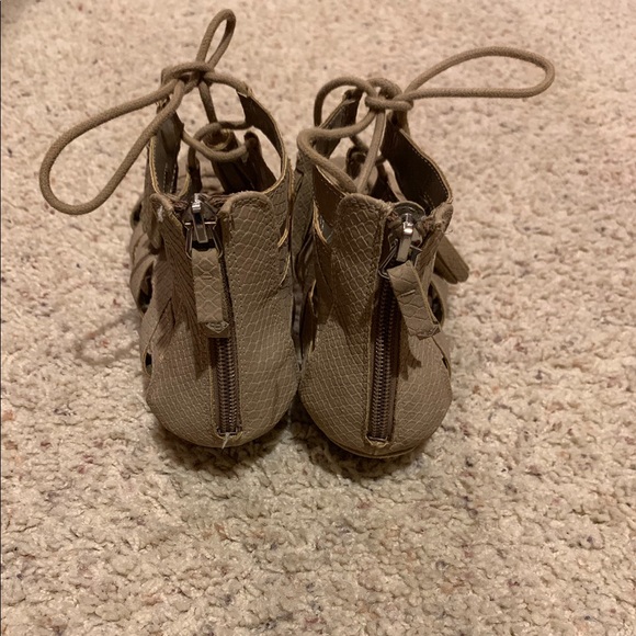 shoes - Picture 2 of 3